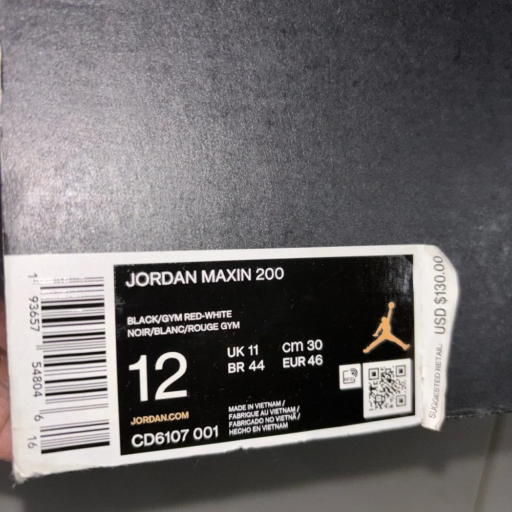 Jordan Athletic Shoes Black and Red - Picture 8 of 8